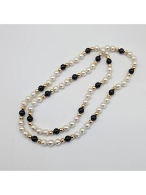 Elegant Vintage Black and White Faux Pearl Beaded Necklace